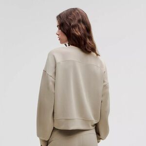 Softstreme Perfectly Oversized Cropped Crew